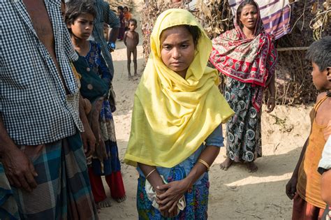 Rohingya_Women_Refugee_Bangladesh_EleanorMoseman2 - Eleanor Moseman | Photojournalist | Visual ...