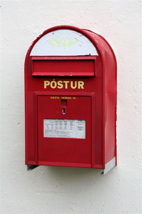 File:Post box in Iceland.jpg - Wikimedia Commons