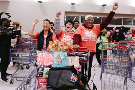 H-E-B Plano now open - H-E-B Newsroom