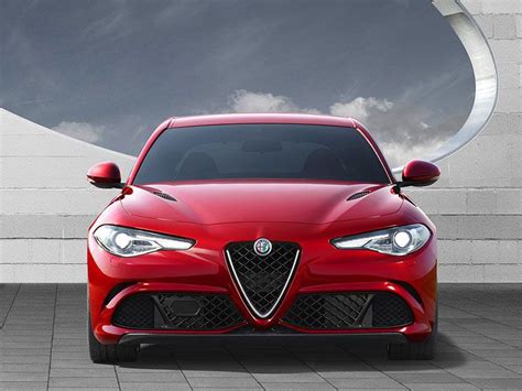 10 Top Italian Luxury Cars | Autobytel