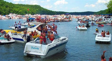 10 Best Party Coves in America - boats.com