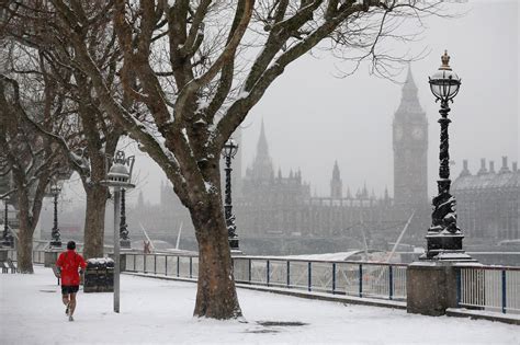 London snow forecast: 'Whiteout' expected as heavy snow set to fall across capital and south ...