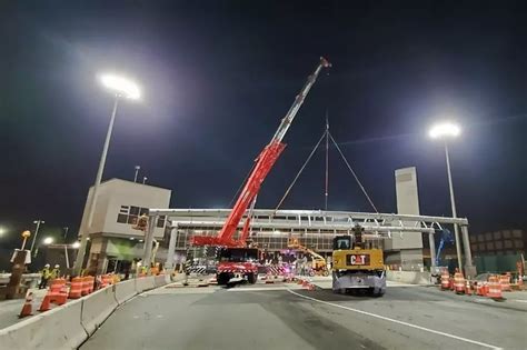 Holland Tunnel officially goes cashless, carpool discounts end