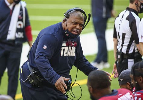 Romeo Crennel retires after 50 seasons of coaching - The Fiji Times