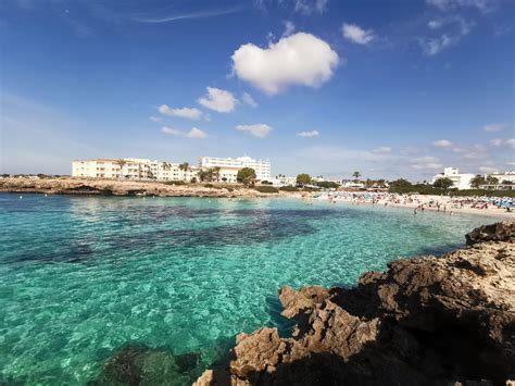 Plage de Cala en Bosch (Cala en Bosch) 🏖️, Menorca (Espagne) - voir ...