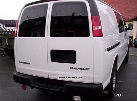 2004 Chevrolet Express 6.0 V8 (322 hp) 3500 Cargo Van - Car Photo and Specs