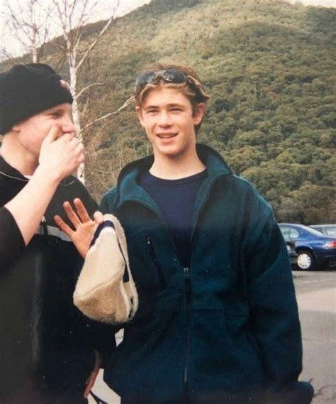 Wow a very young chris hemsworth... | Chris hemsworth young, Chris hemsworth thor, Liam hemsworth