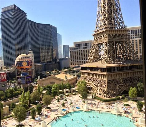 Las Vegas | Paris Las Vegas Classic Room Review