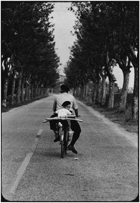 Photographer Spotlight: Elliott Erwitt - Adventures of Yoo