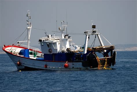 Bottom Trawling (short article) : r/oceanography