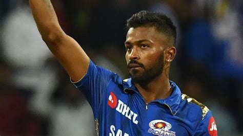 IPL 2019: Hardik Pandya reveals what MS Dhoni said about his version of helicopter shot ...