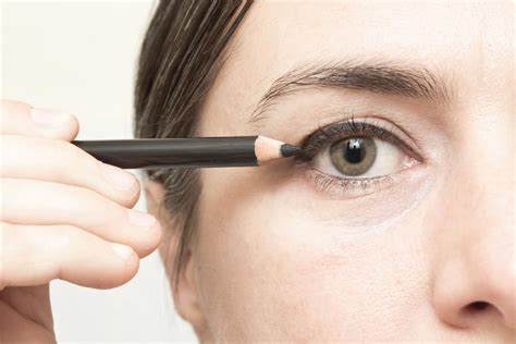 How mature women should use eyeliner – Telegraph