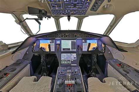 Falcon 900 Cockpit