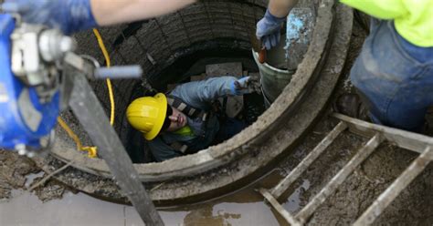 Safety Tips for Working In and Around Manholes | I&I Magazine