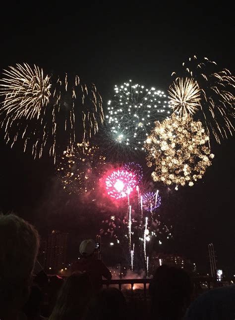 Minneapolis fireworks from the Stone Arch Bridge : r/minnesota