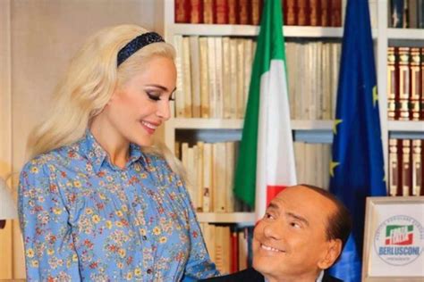 Marta Fascina, chi è la compagna di Silvio Berlusconi: età, carriera ...