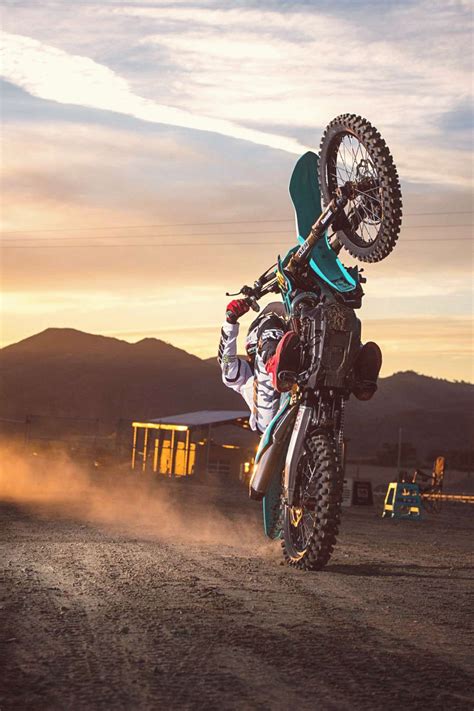 Pin by Madde on Dip dye | Enduro motocross, Dirt bike wheelie, Motorcross bike