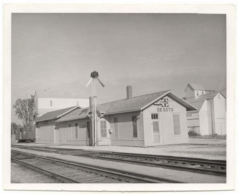 Atchison, Topeka and Santa Fe Railway Company depot, De Soto, Kansas ...