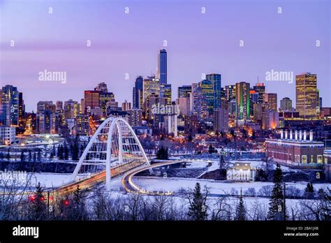 Edmonton winter skyline hi-res stock photography and images - Alamy