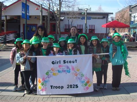 Girl Scout Banner Idea | Girl scouts, Girl scout activities, Brownie girl scouts