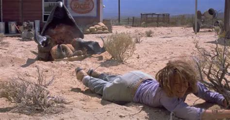 Tremors (1990) – Film Review. The worms that won't die, back for more.