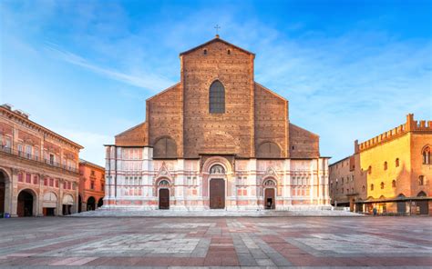 The 5 Best Churches in Bologna - Spectacular Historic Religious Buildings