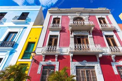 Premium Photo | Puerto rico colorful colonial architecture in historic ...