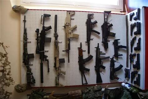 181.jpg (600×402) | Guns display, Display, Guns