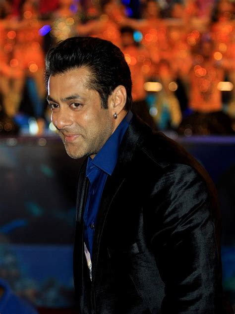 Salman Khan at the BIG STAR ENTERTAINMENT AWARDS 2013 in Mumbai ...