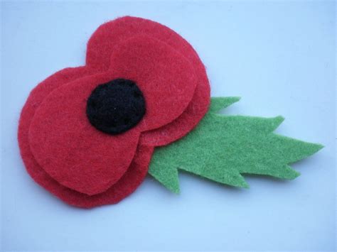 Felt Poppy | Poppy craft, Poppy tutorial, Poppy template