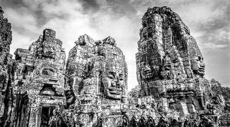 Angkor Wat scultures - Explore Your Worlds