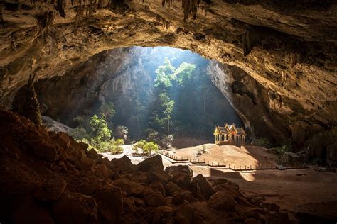 25 Breathtaking Photos of Caves Around the World | Reader's Digest