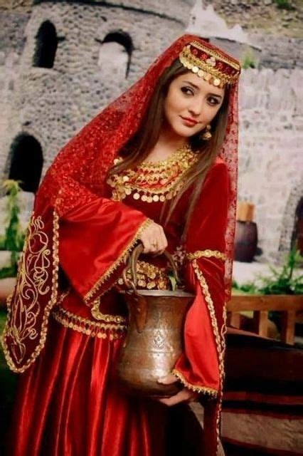 Iran Azari | Traditional outfits, Traditional dresses, Women