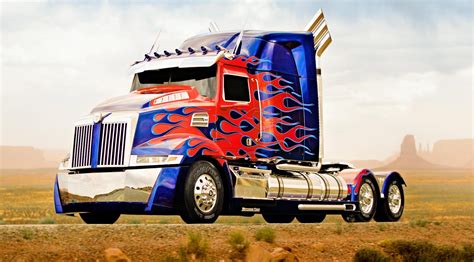 Transformers Live Action Movie Blog (TFLAMB): New Vehicle Mode of Optimus Prime Revealed (Updated)