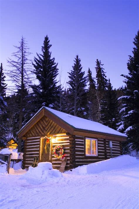 These Cozy Photos Of Log Cabins In The Snow Will Make You Feel Extra Hygge - Photos of Cabins in ...