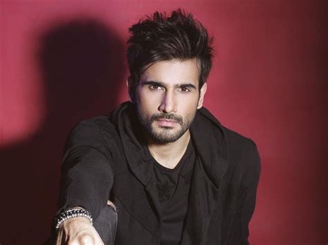 [EXCLUSIVE] Karan Tacker shares his go-to look; gives 3 important grooming tips for men