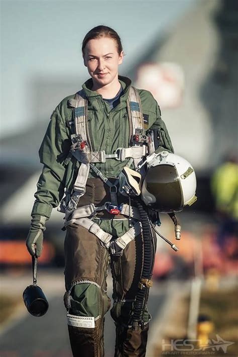 27 Pictures Of Women Fighter Pilots From Around The World | Fighter pilot, Military, Pilot