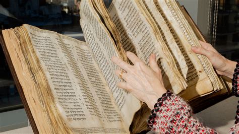 Oldest Nearly Complete Hebrew Bible Heads to Auction - The New York Times