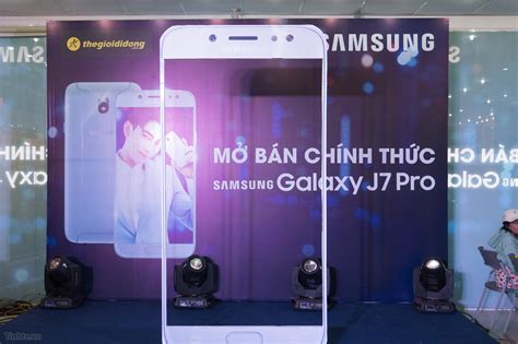 Galaxy J7 Pro được bán chính hãng từ hôm nay, đạt kỷ lục đặt hàng từ ...