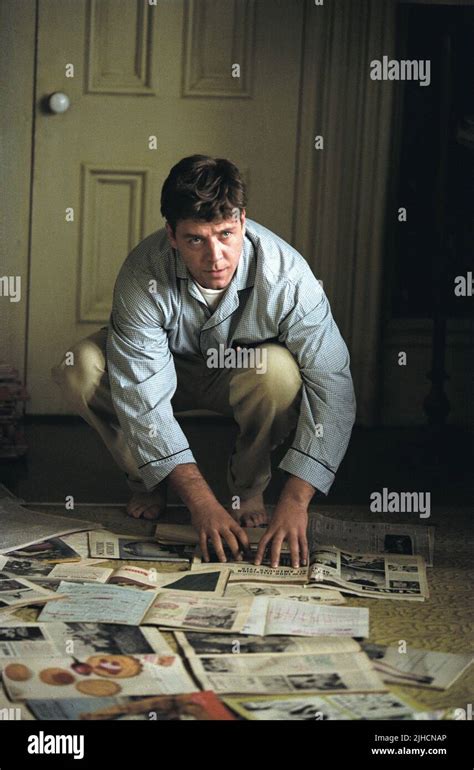 RUSSELL CROWE, A BEAUTIFUL MIND, 2001 Stock Photo - Alamy