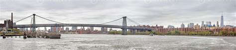 Manhattan skyline panorama 18116014 Stock Photo at Vecteezy