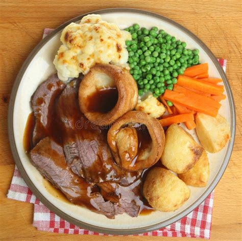 Sunday Roast Beef Dinner stock photo. Image of gravy - 33618482