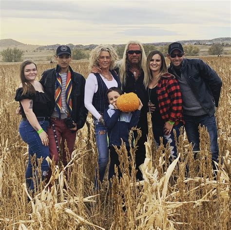 Dog the Bounty Hunter and fiancée Francie Frane take family trip to a Colorado pumpkin patch ...