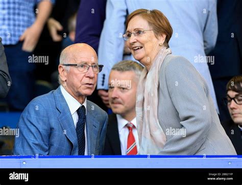 Sir Bobby Charlton and wife Norma in the stands Stock Photo - Alamy