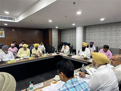 PUNJAB AGRICULTURE MINISTER DIRECTS CHIEF AGRI OFFICERS TO ENSURE ...