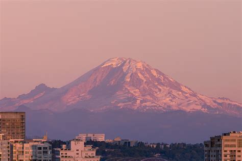 Seattle Skyline Sunset - VAST