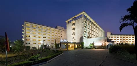 Top 5 Romantic Hotels in Agra ~ Taj Mahal Agra