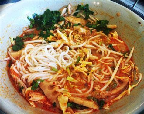 kapoon -- curry noodles | Food, Asian recipes, Asain food