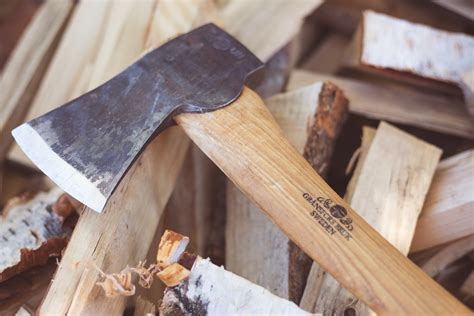 Best Axe for Splitting Firewood - My Top 5 Picks + Buying Guide