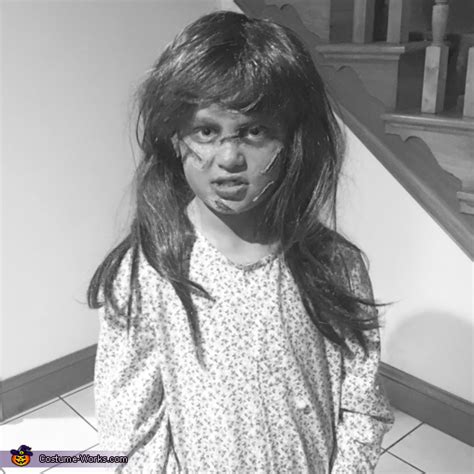 The Exorcist Girl's Costume | No-Sew DIY Costumes - Photo 3/5